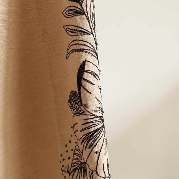 Y2K Silkland Beige Silk Pants w/ Embroidered Flower Size Petite - Picture 7 of 14